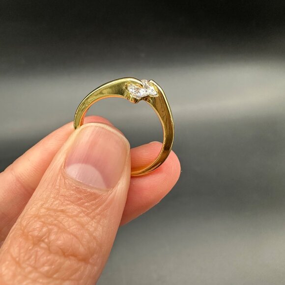 Vintage Ring Gold Tone Two White Rhinestones Retro Modern About Size 7.5 - Picture 7 of 8